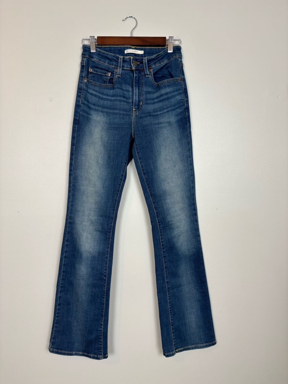 Levis Jeans Womens 27 725 High Rise Bootcut Red Tab Denim in Blue
